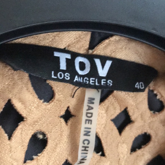 Beautiful laser cut trench coat. Caramel with black - Picture 7 of 7